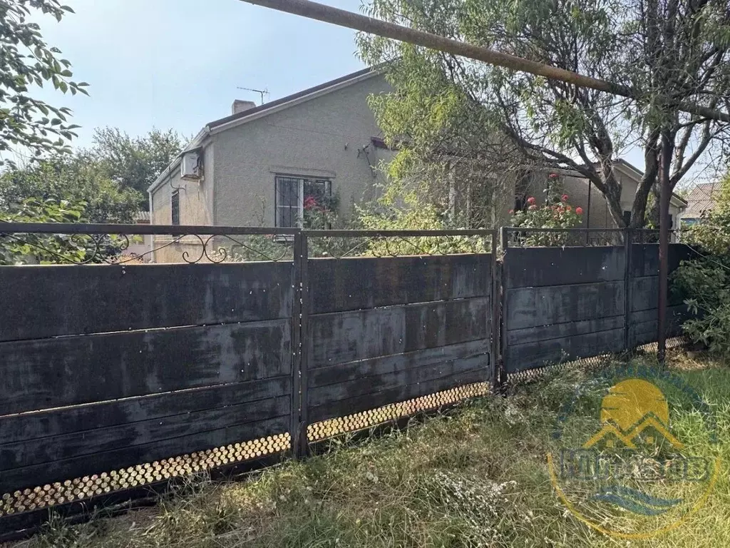 Дом в Краснодарский край, Темрюкский район, Ахтанизовское с/пос, пос. ... - Фото 1