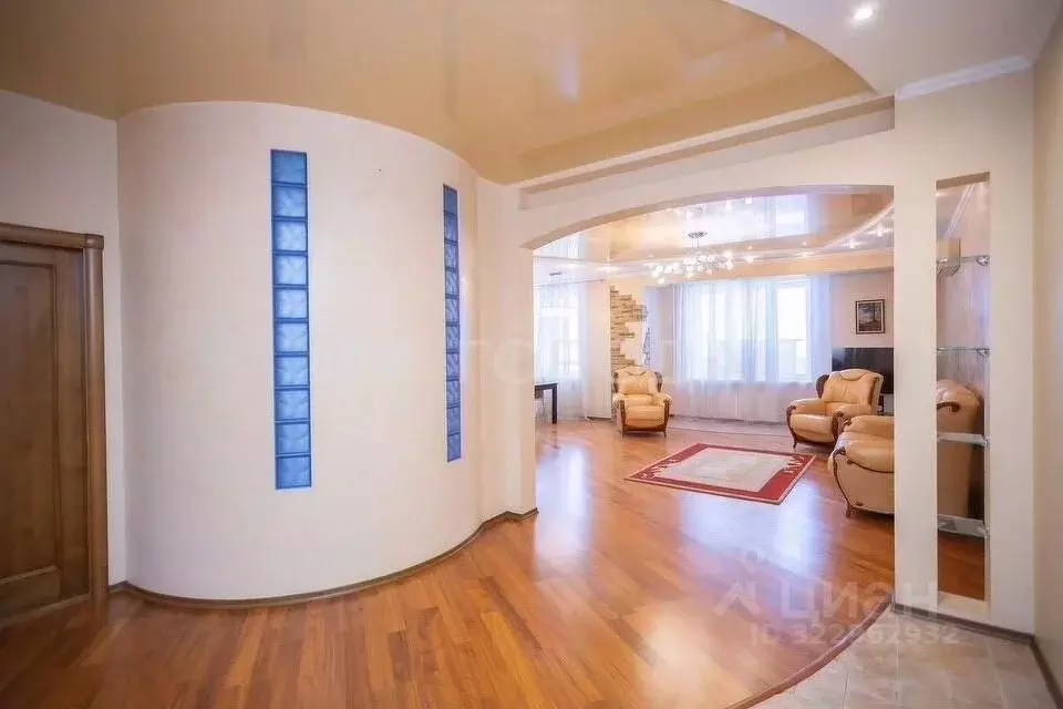 3-к кв. Кемеровская область, Новокузнецк ул. Тольятти, 62/2 (126.1 м) - Фото 1