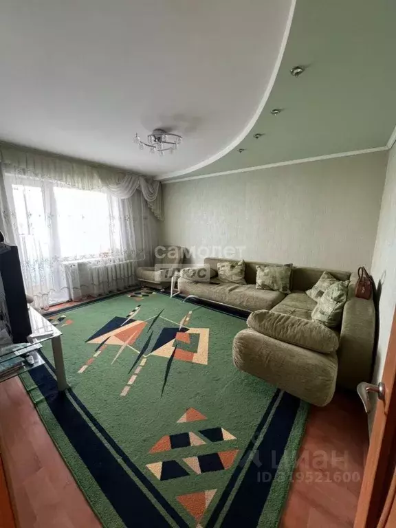 3-к кв. Курганская область, Курган Заозерный жилрайон, 1-й мкр, 13 ... - Фото 0