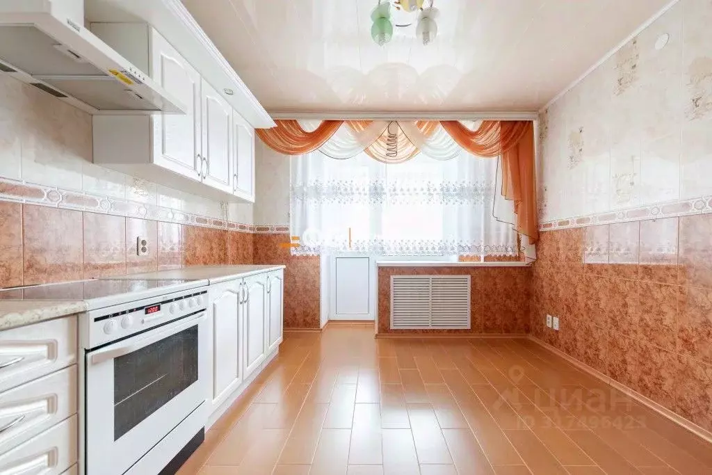3-к кв. Брянская область, Брянск ул. Ромашина, 32 (98.6 м) - Фото 2
