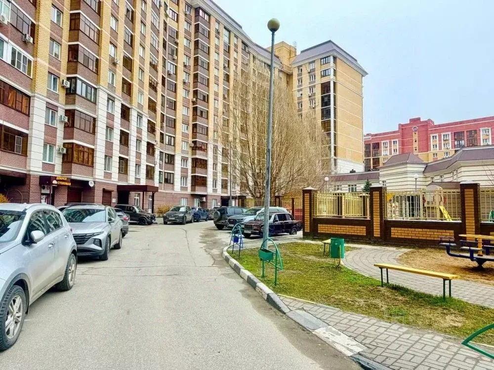 2-к кв. Татарстан, Казань ул. Баки Урманче, 1 (66.0 м) - Фото 1