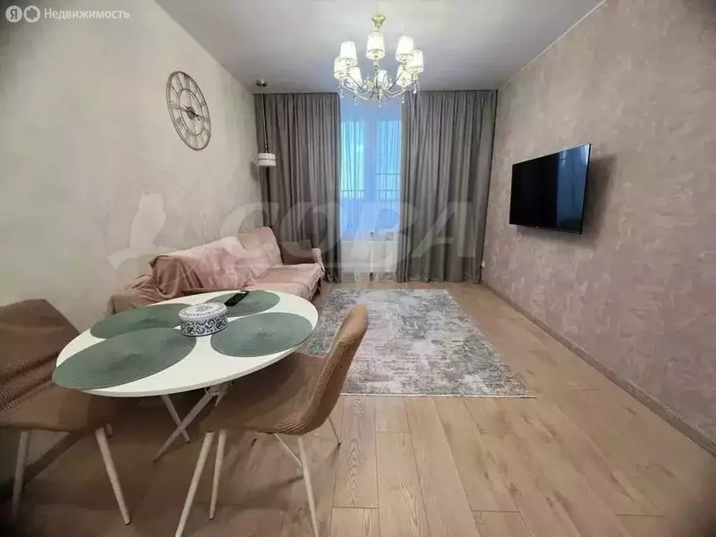 1-комнатная квартира: Тюмень, улица Фармана Салманова, 3 (42 м) - Фото 1