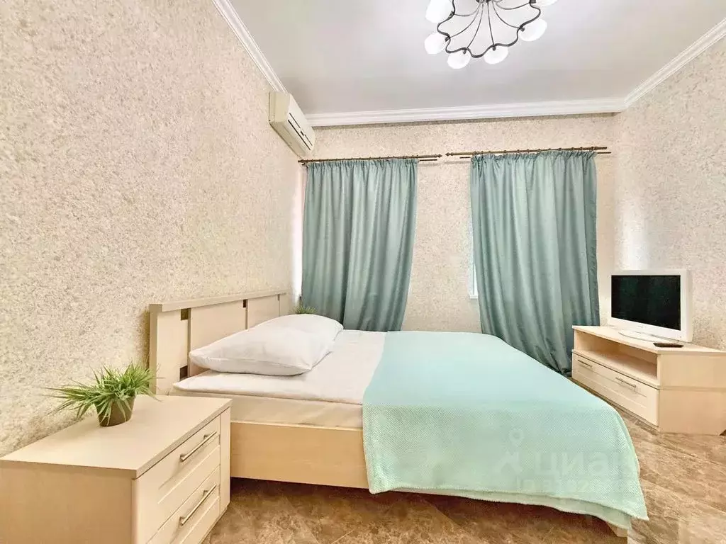 3-к кв. Краснодарский край, Геленджик Садовая ул., 51 (70.0 м) - Фото 1