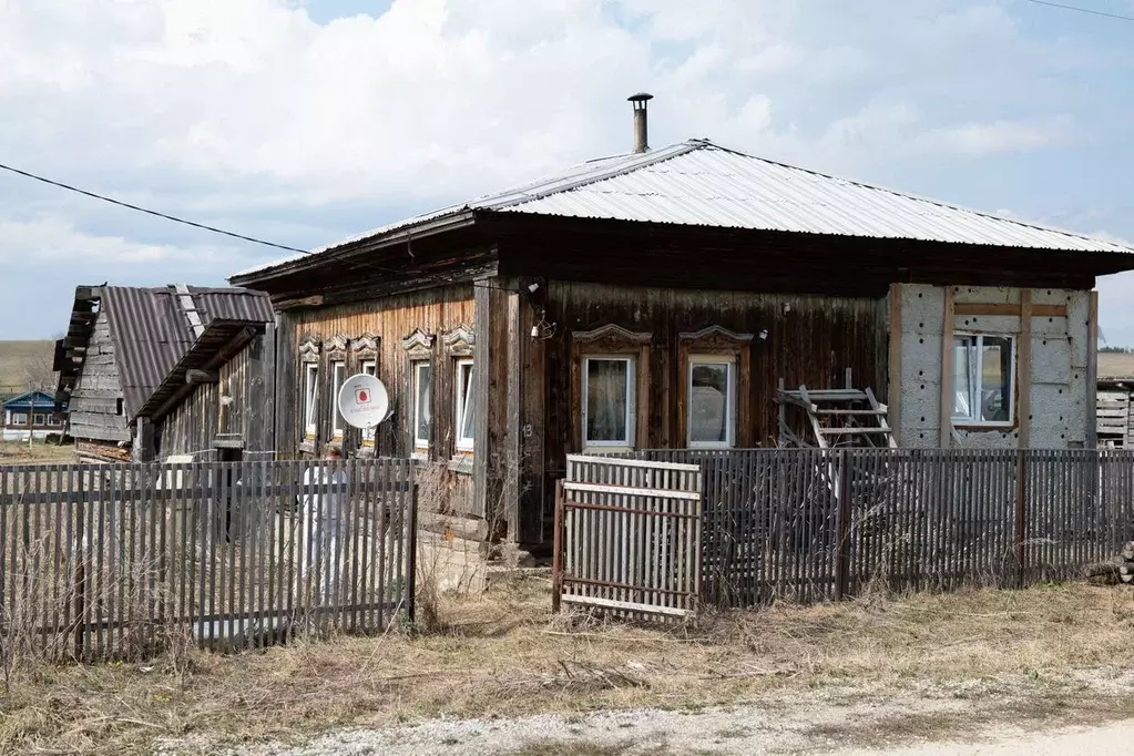 Дом в Свердловская область, Артинский муниципальный округ, с. Поташка ... - Фото 1