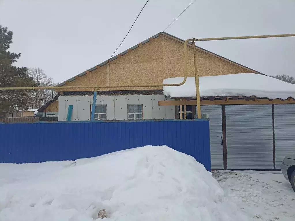 Дом в Оренбургская область, Саракташский район, Николаевский ... - Фото 1