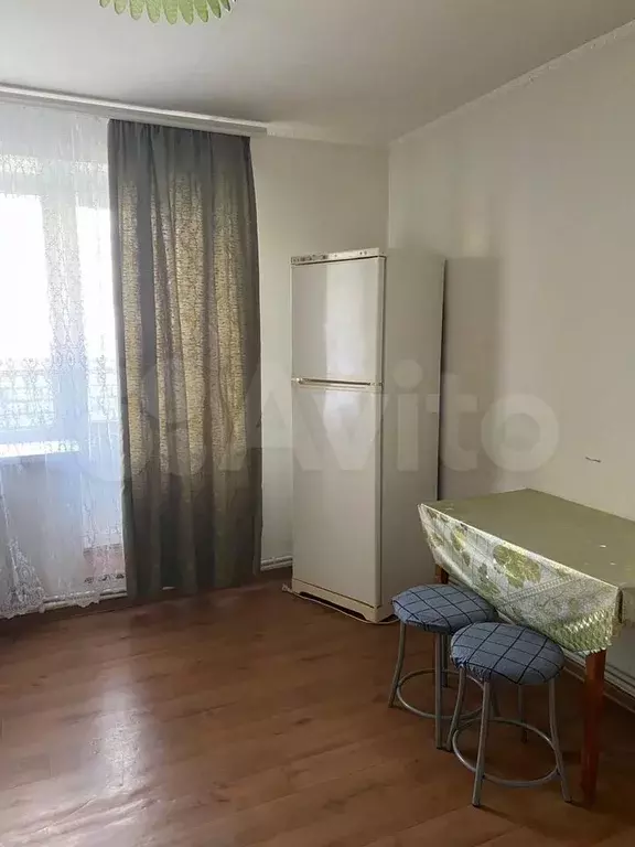 1-к. квартира, 60 м, 2/5 эт. - Фото 0