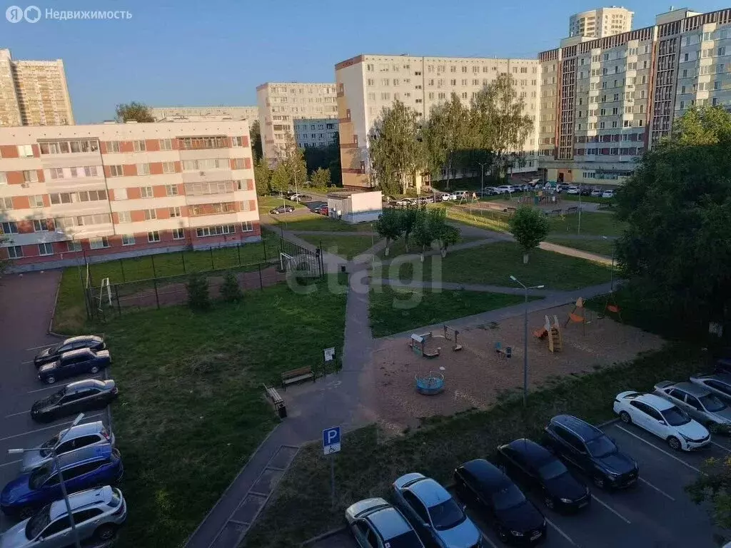 2-комнатная квартира: Набережные Челны, улица Шамиля Усманова, 54 ... - Фото 1