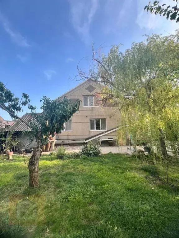 Дом в Крым, Сакский район, с. Суворовское ул. Евпаторийская (276 м) - Фото 1