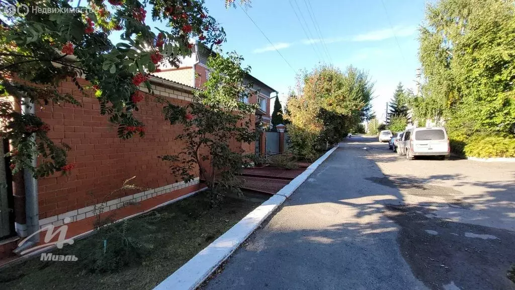 Дом в Барнаул, Дивная улица (185 м) - Фото 1