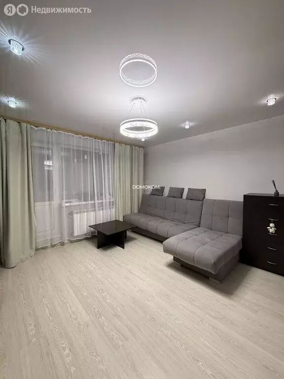 2-комнатная квартира: Нижний Тагил, улица Калинина, 109 (50 м) - Фото 1