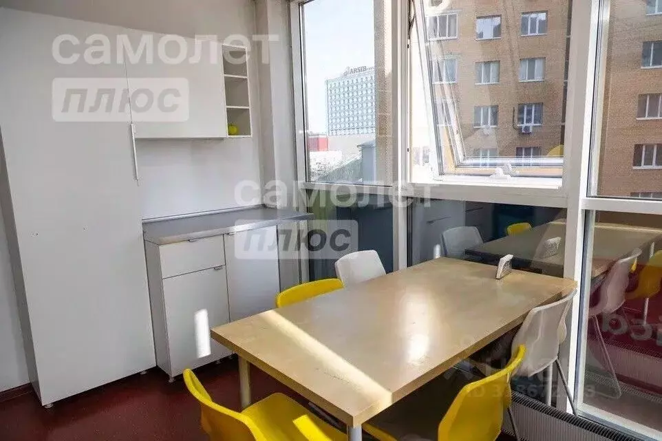 Офис в Тюменская область, Тюмень ул. Мельникайте, 125б (50 м) - Фото 1