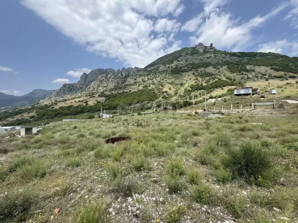 Участок в Крым, Алушта муниципальный округ, с. Лучистое ул. Смешная ... - Фото 1