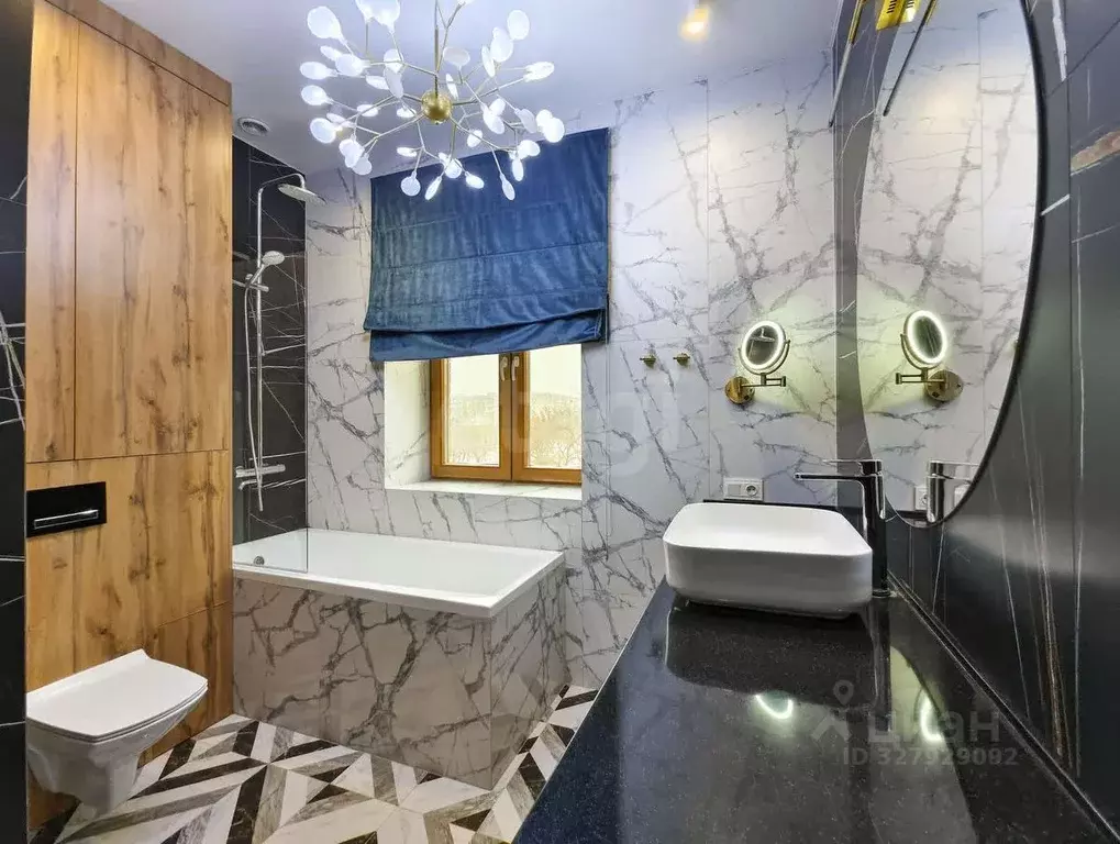 2-к кв. Тюменская область, Тюмень ул. 50 лет Октября, 4 (96.2 м) - Фото 1