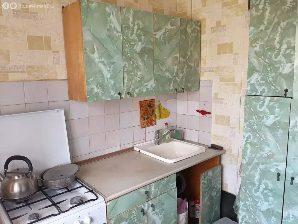 2-комнатная квартира: Уфа, улица Коммунаров, 3 (46 м) - Фото 2