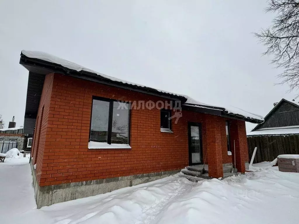 Дом в Брянская область, Брянск Снежетьский пер. (110 м) - Фото 0