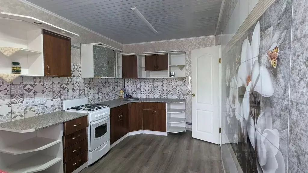 Дом в Саратовская область, Красный Кут Октябрьская ул., 21 (86 м) - Фото 0