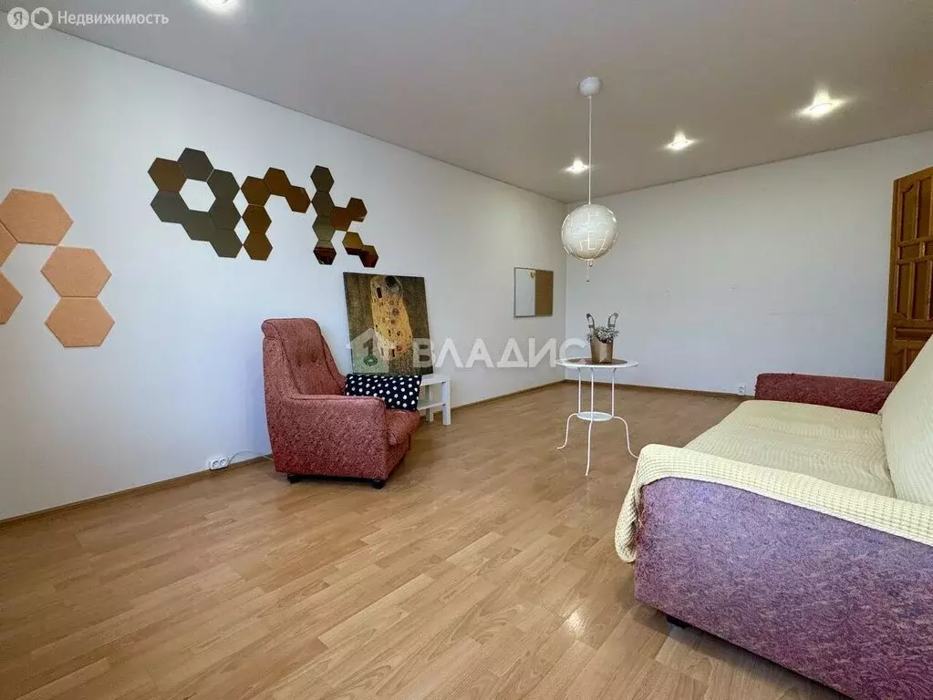 3-комнатная квартира: Московский, 1-й микрорайон, 17 (64.1 м) - Фото 2