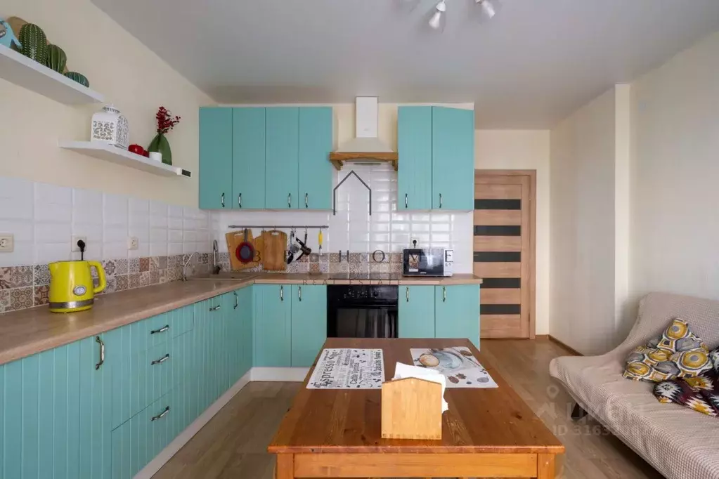 2-к кв. Санкт-Петербург ул. Крыленко, 1к1с7 (68.0 м) - Фото 0