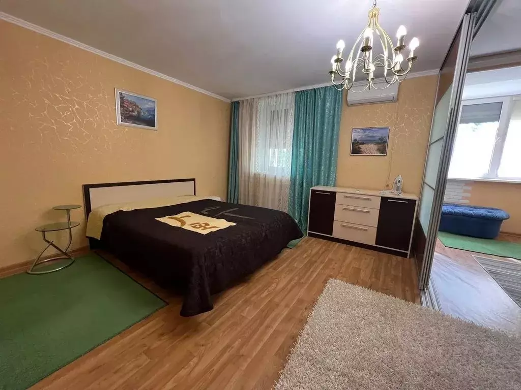 3-к кв. Крым, Евпатория ул. Интернациональная, 47 (100.0 м) - Фото 0