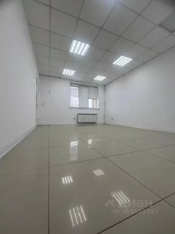 Офис в Татарстан, Набережные Челны ул. Абдуллы Алиша, 9 (30 м) - Фото 1