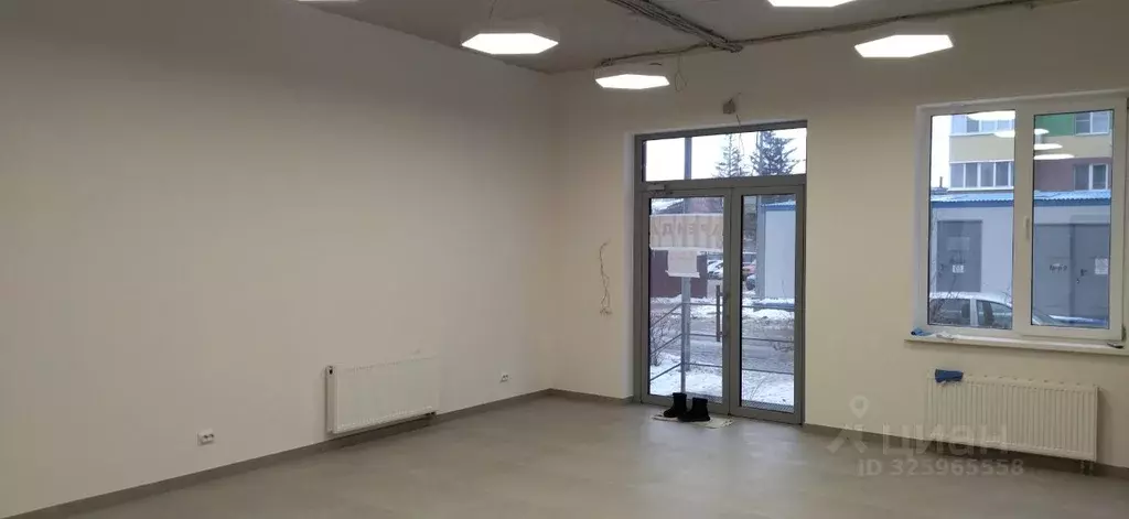 Торговая площадь в Самарская область, Самара Съездовская ул., 9 (45 м) - Фото 2