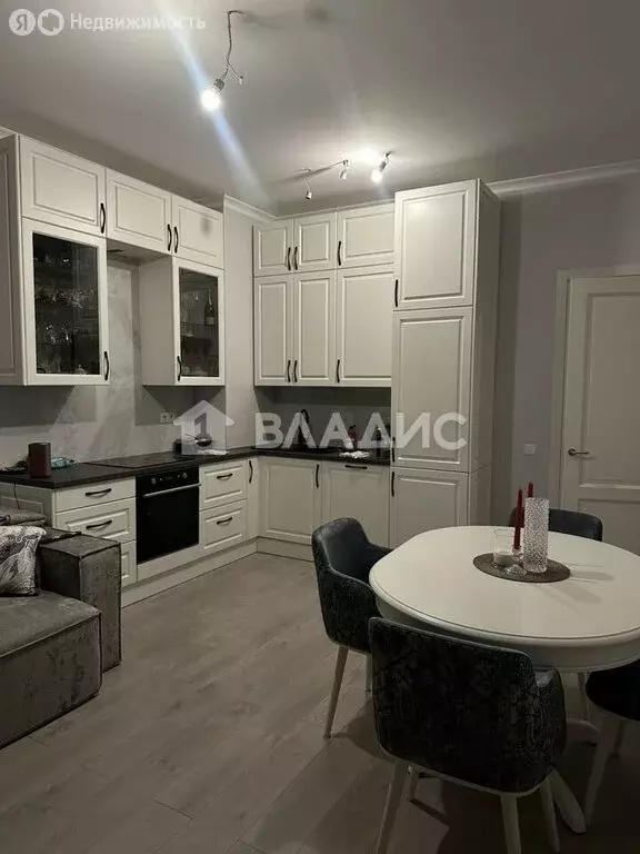 1-комнатная квартира: Санкт-Петербург, Наличная улица, 24к1 (66.8 м) - Фото 2