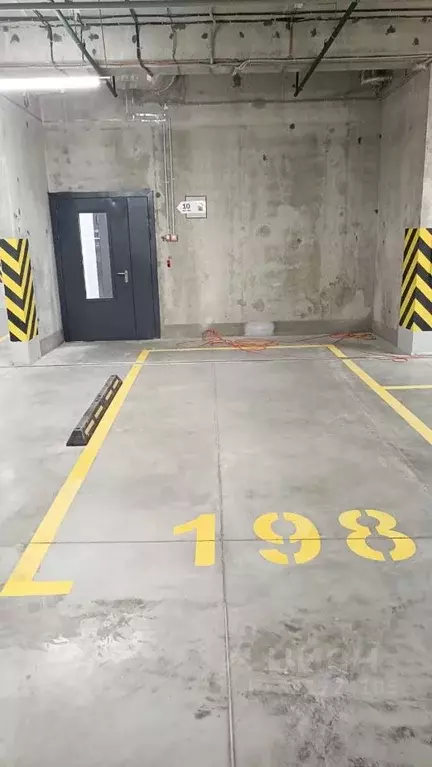 Гараж в Санкт-Петербург Уральская ул., 25 (13 м) - Фото 0