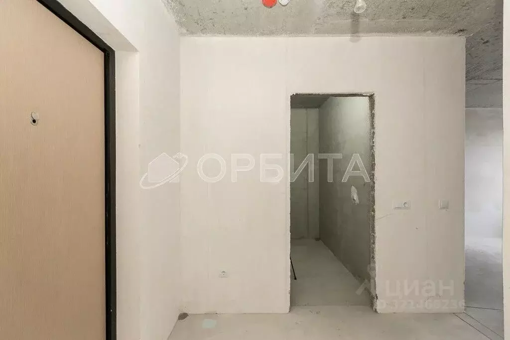 Студия Тюменская область, Тюмень Рощино мкр, ул. Александра ... - Фото 0