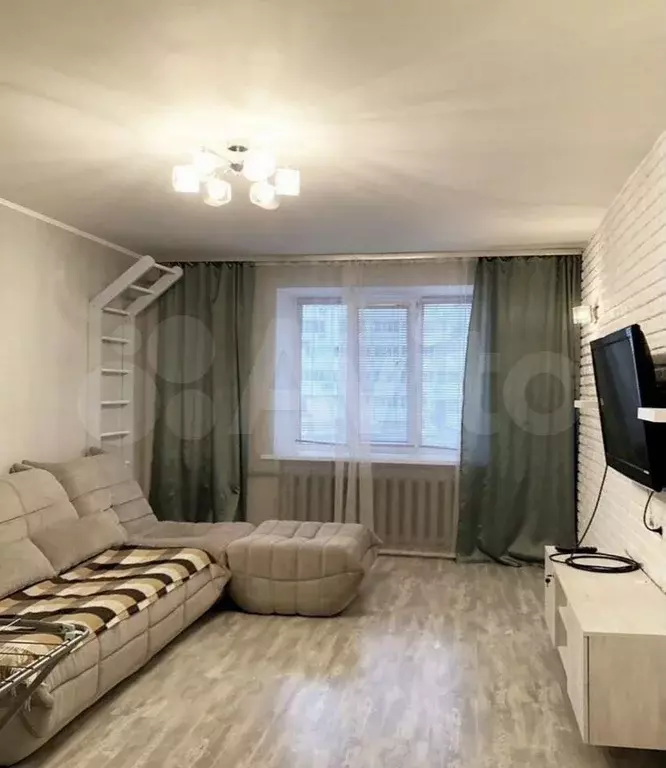 2-к. квартира, 60 м, 1/6 эт. - Фото 1