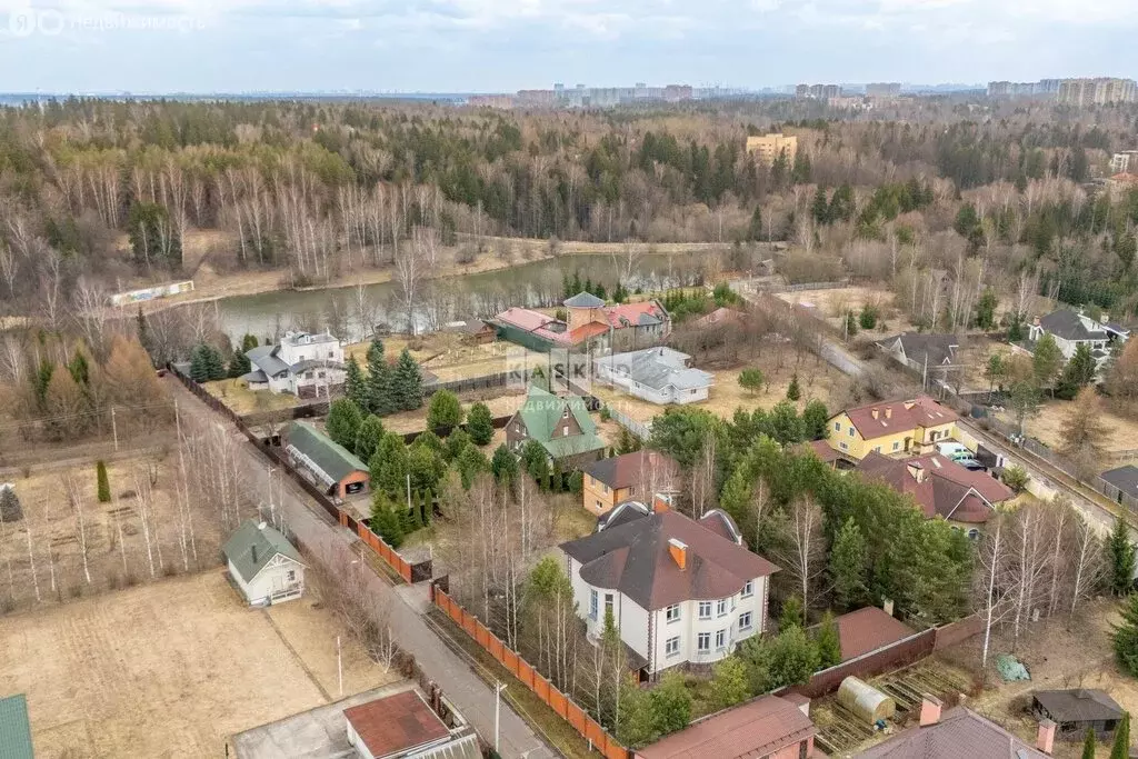 Дом в Елино, Зеленоградская улица, 19 (600 м) - Фото 1
