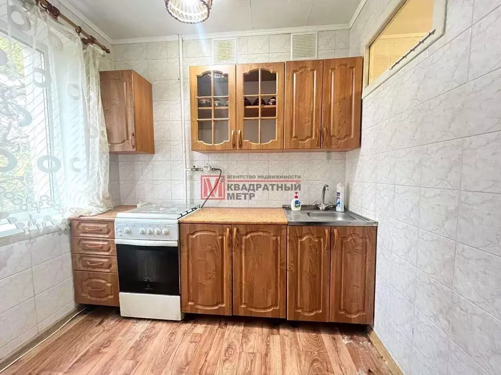 3-к кв. Белгородская область, Старый Оскол Интернациональный мкр, 17 ... - Фото 0