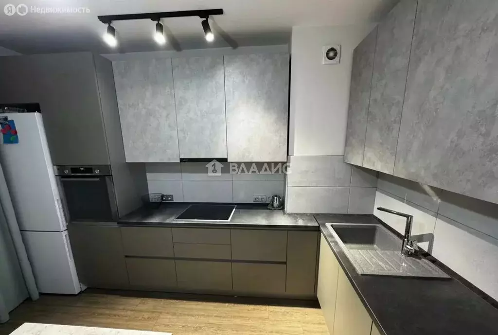 3-комнатная квартира: Улан-Удэ, Современная улица, 3 (63.2 м) - Фото 2