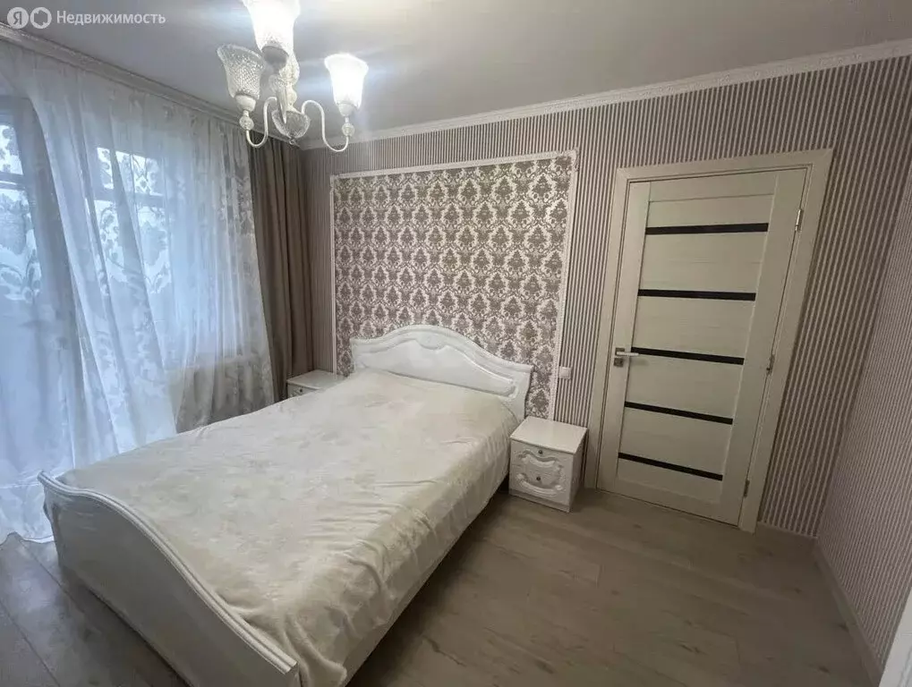 3-комнатная квартира: Строитель, улица Победы, 5 (71 м) - Фото 2