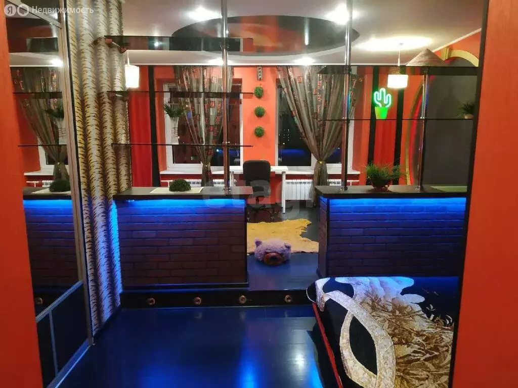 3-комнатная квартира: Астрахань, площадь Джона Рида, 7к1 (108 м) - Фото 1