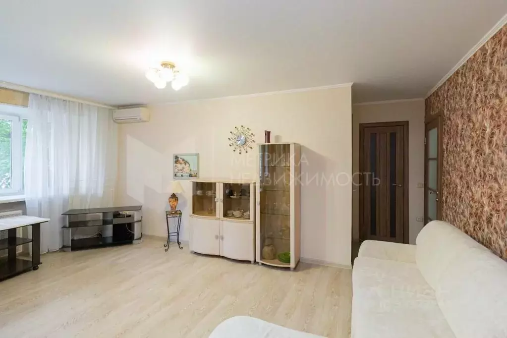 3-к кв. Тюменская область, Тюмень ул. Республики, 175 (55.8 м) - Фото 1