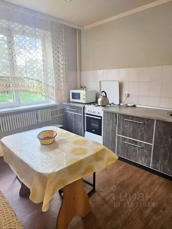 2-к кв. Белгородская область, Губкин ул. Космонавтов, 15А (40.0 м) - Фото 1