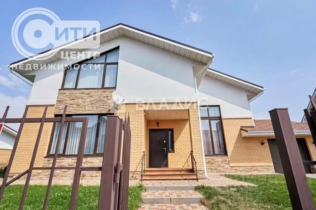 Дом в Воронежская область, Семилукский район, Губаревское с/пос, с. ... - Фото 1