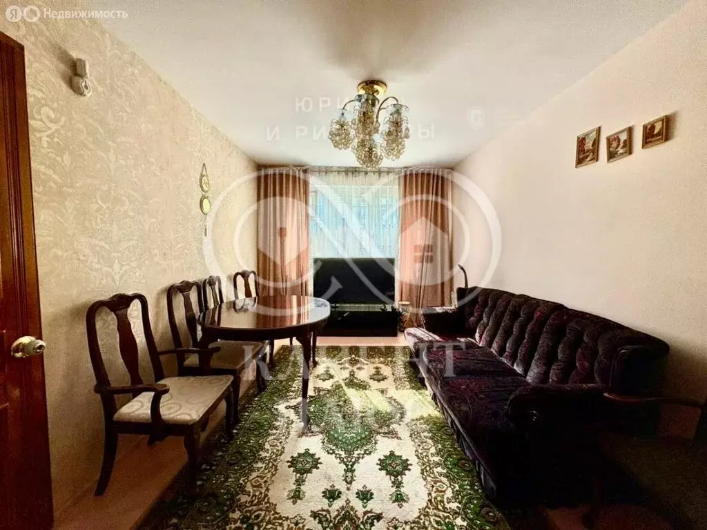 4-комнатная квартира: Южно-Сахалинск, проспект Победы, 31 (61.1 м) - Фото 0