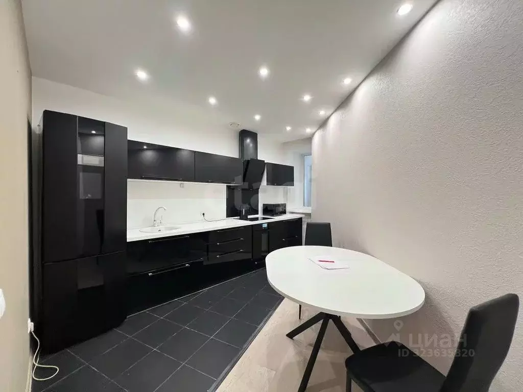 2-к кв. Тюменская область, Тюмень Сургутская ул., 11к2 (83.8 м) - Фото 2