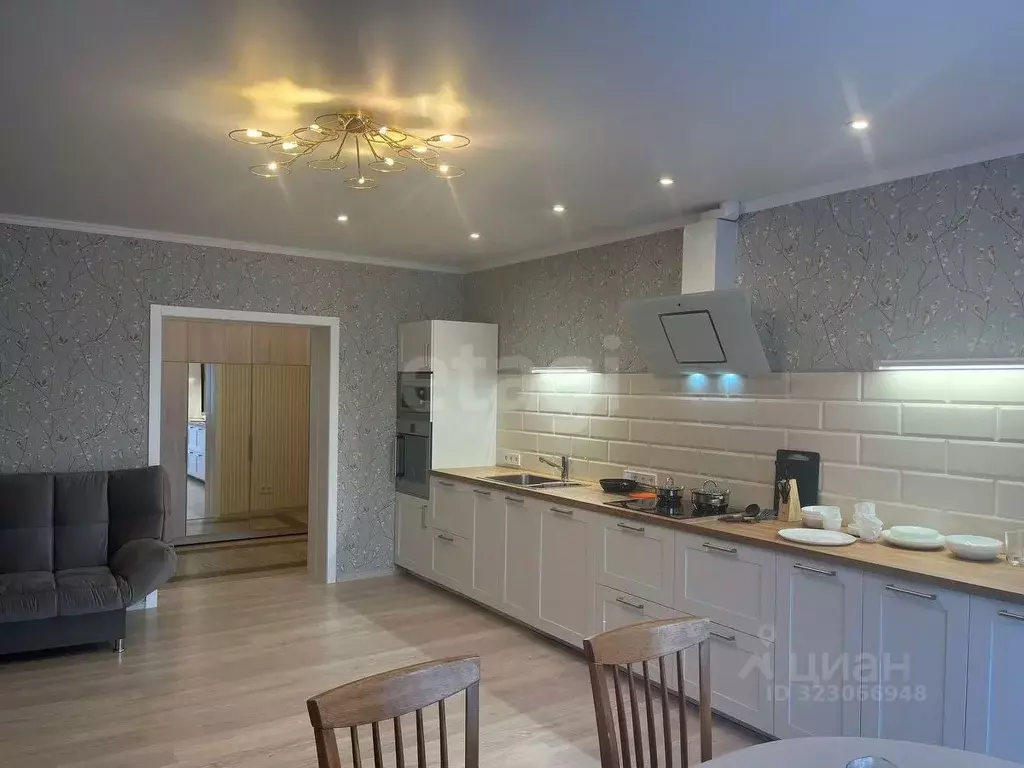 3-к кв. Башкортостан, Уфа ул. Октябрьской Революции, 54А (92.0 м) - Фото 1