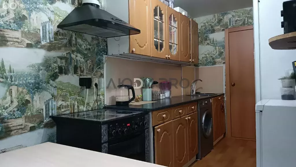 4-комнатная квартира: Ижевск, улица имени Барышникова, 81 (70.4 м) - Фото 1