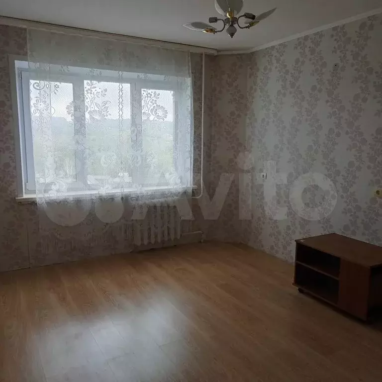 Комната 17 м в 4-к., 8/10 эт. - Фото 1