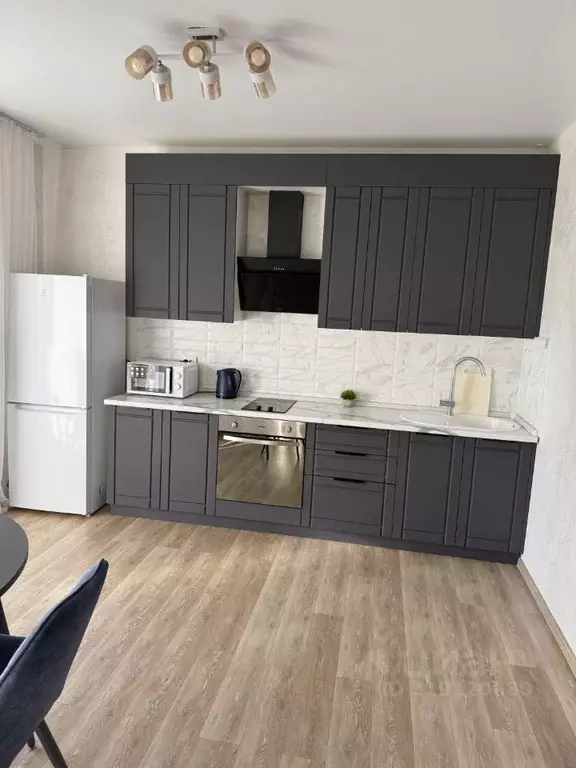 2-к кв. Красноярский край, Красноярск Караульная ул., 43/1 (60.0 м) - Фото 1