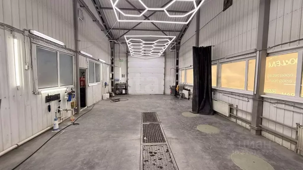 Помещение свободного назначения в Тюменская область, Тюмень ул. ... - Фото 0