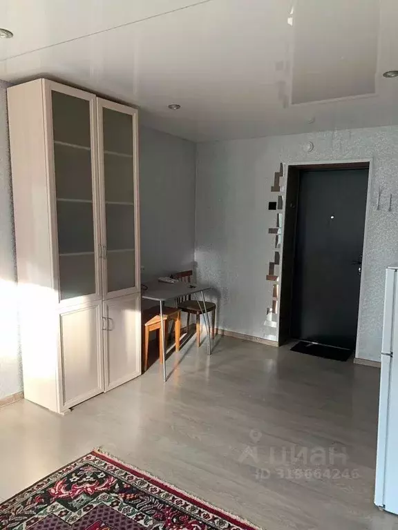 Комната Ленинградская область, Кириши Школьный пер., 1 (18.0 м) - Фото 1