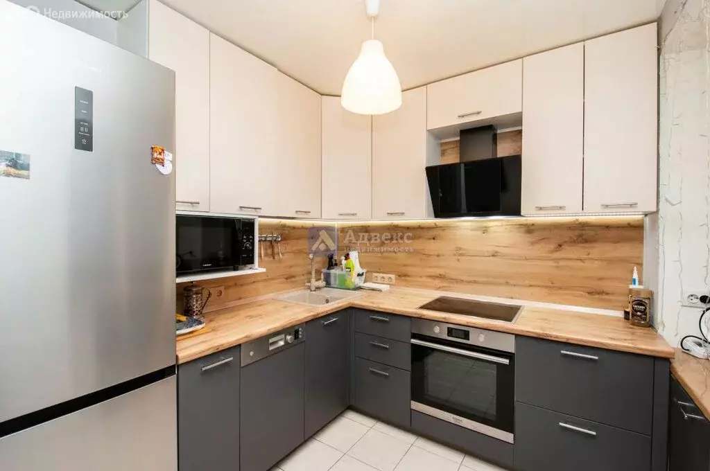 3-комнатная квартира: Тюмень, улица 50 лет Октября, 37Б (57.6 м) - Фото 1