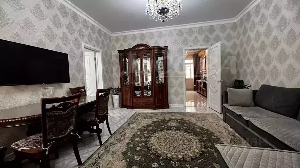 Дом в Дагестан, Махачкала ул. Кундухова, 6 (100 м) - Фото 1