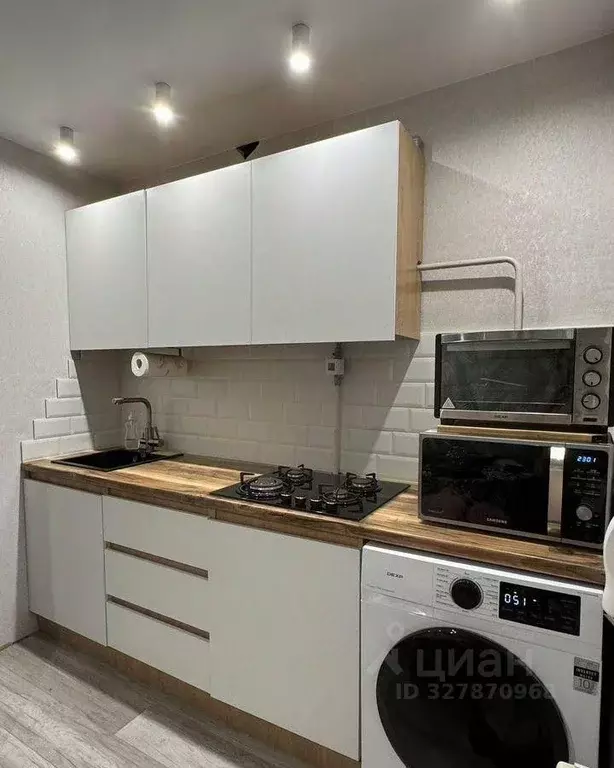 1-к кв. Омская область, Омск Нефтезаводская ул., 38А (30.5 м) - Фото 0