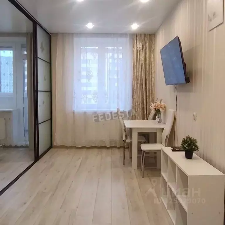 Студия Тюменская область, Тюмень ул. Тимофея Чаркова, 79к2 (32.0 м) - Фото 1