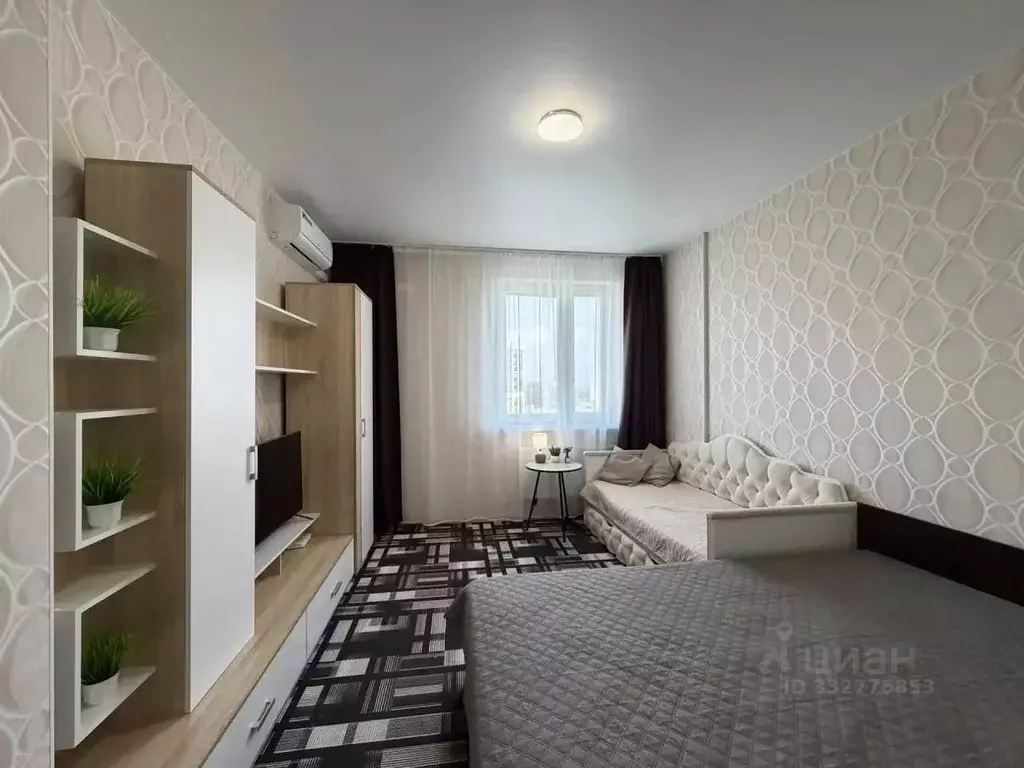 1-к кв. Татарстан, Казань ул. Рауиса Гареева, 105 (36.8 м) - Фото 1